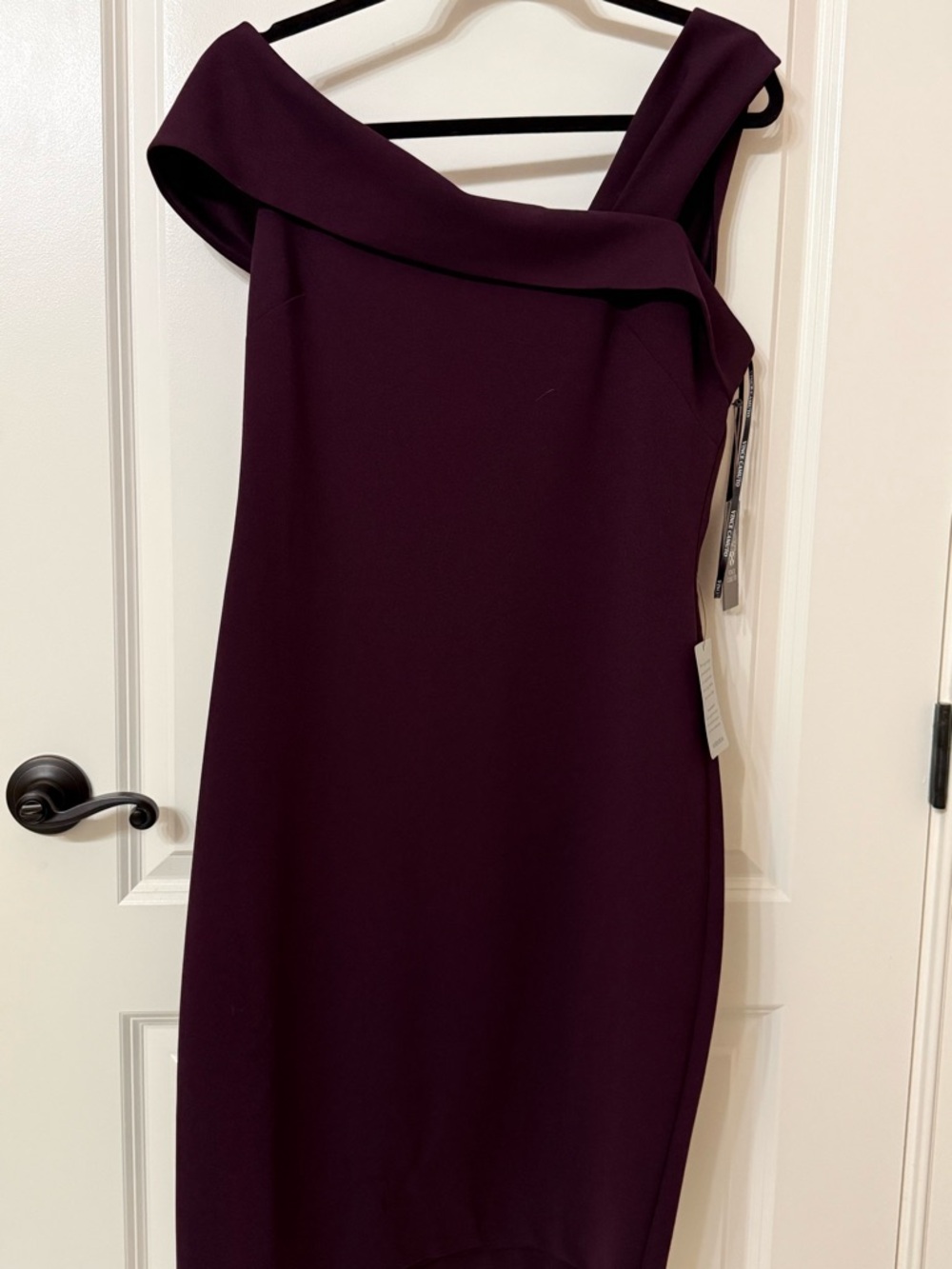 Vince Camuto  Plum off shoulder Sheath Dress. Size 14 NWT